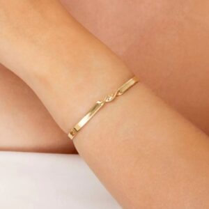 Bracelete Liso Detalhe Torcido